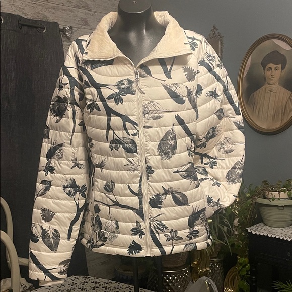 Columbia White and Black Floral Puffer Jacket - Picture 1 of 7